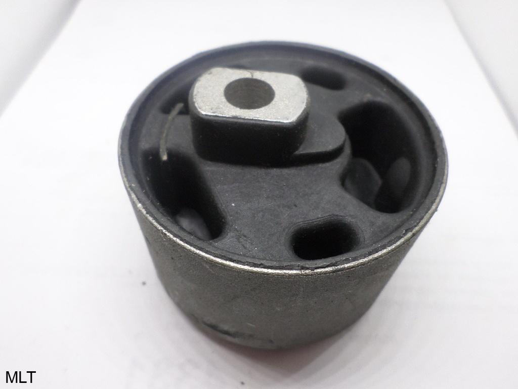B B5130 MOTORTARTÓ BAK VW 